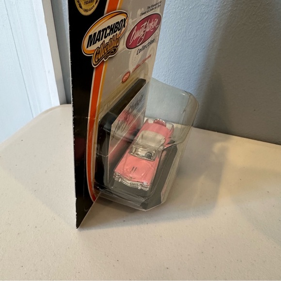 Matchbox Collectibles Barrett-Jackson Collection 1956 Caddillac Eldorado Pink - Picture 5 of 6